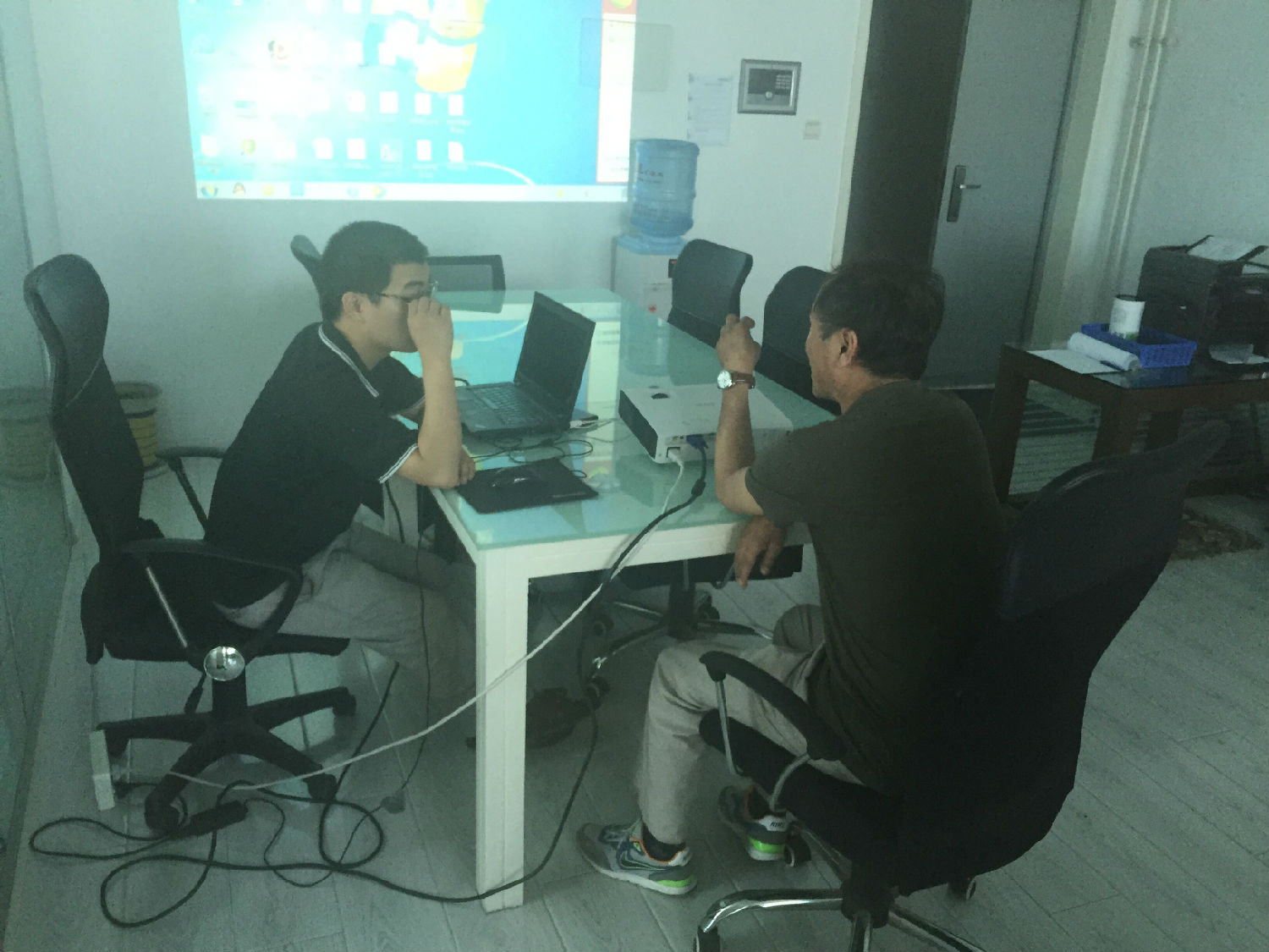 91桃色网站下载公司銷售經理講解桃色在线视频观看