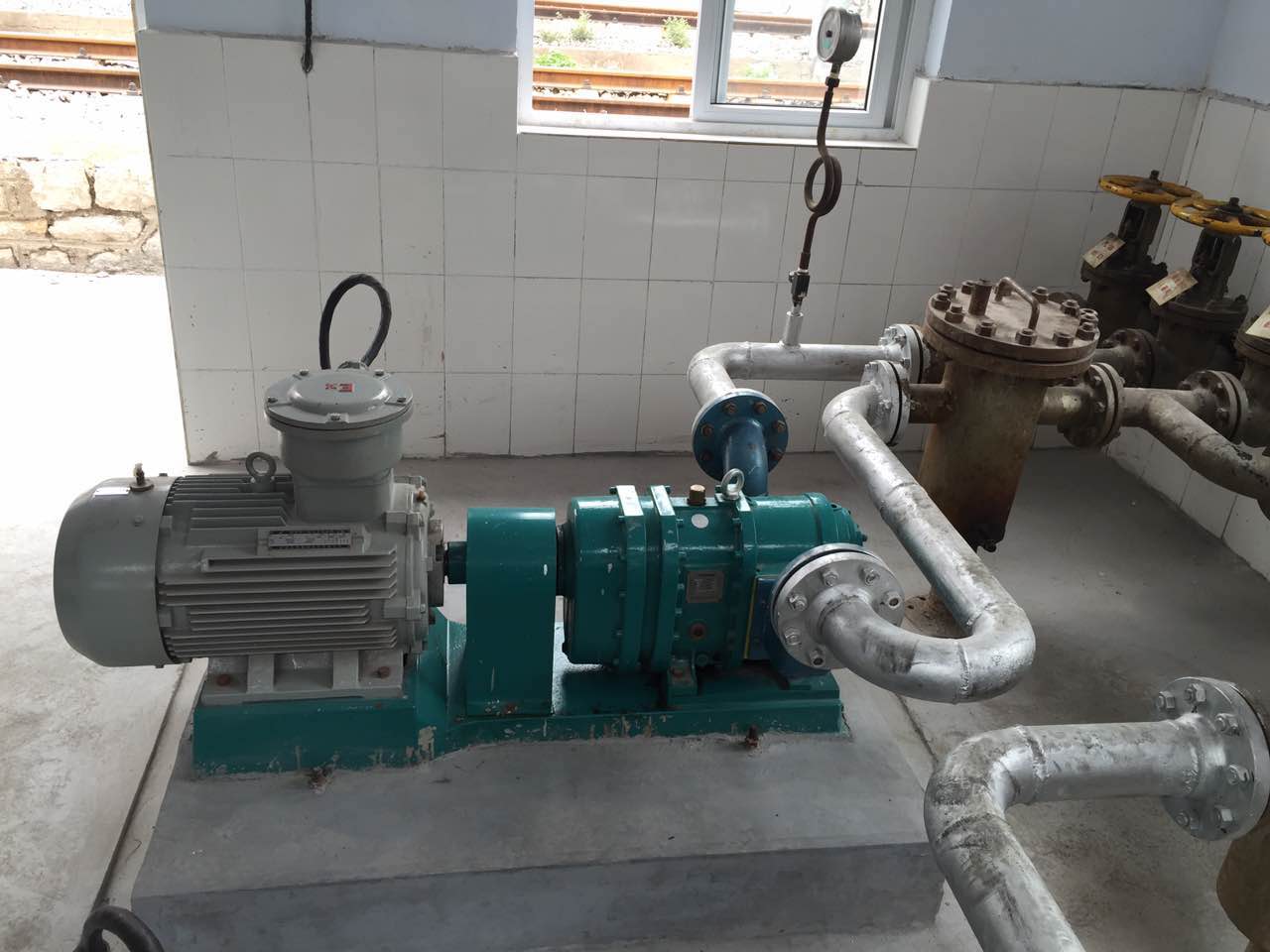 91桃色网站下载桃色在线视频观看在室內安放應用於淄博齊魯石化--汽柴油掃倉