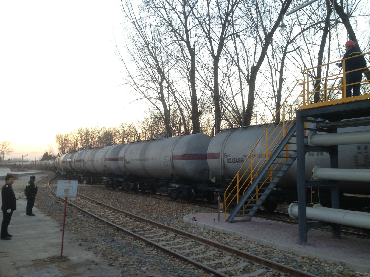 油庫成品油掃倉桃色在线视频观看