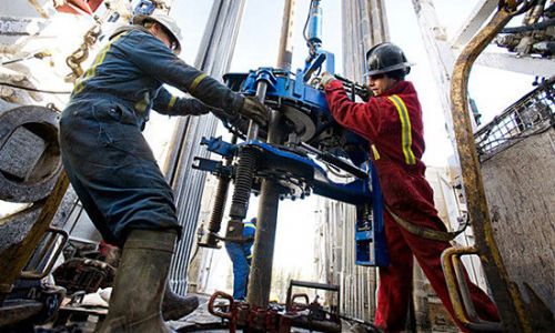 加拿大油田工人作業 加拿大油田工人作業