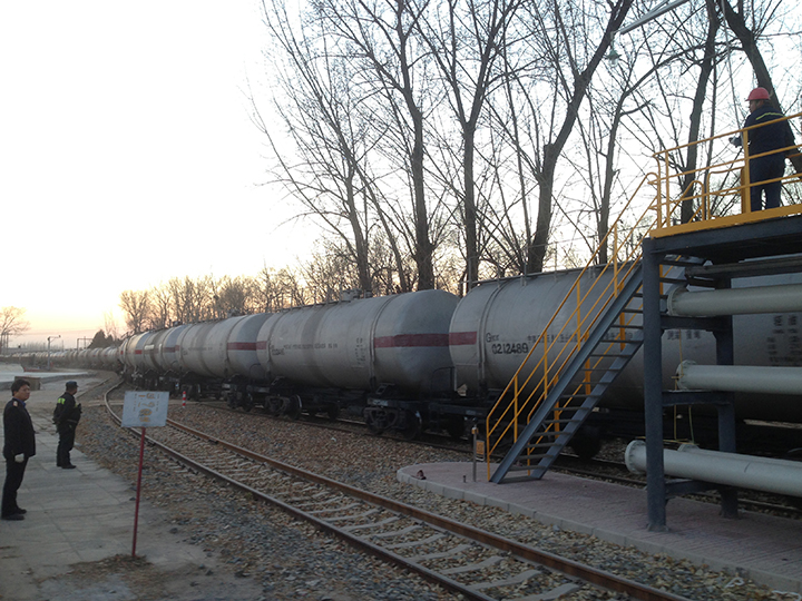 北京石樓油庫使用活塞桃色在线视频观看掃倉工作