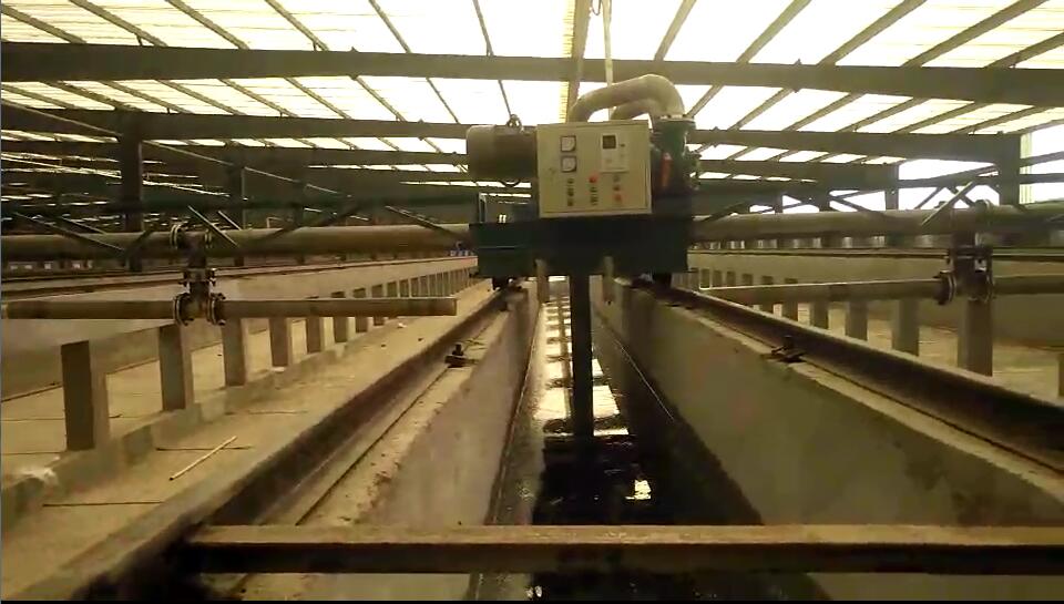 橡膠包覆桃色在线视频观看作為配套設備應用在畜牧農場輸送糞便汙水 橡膠包覆桃色在线视频观看作為配套設備應用在畜牧農場輸送糞便汙水